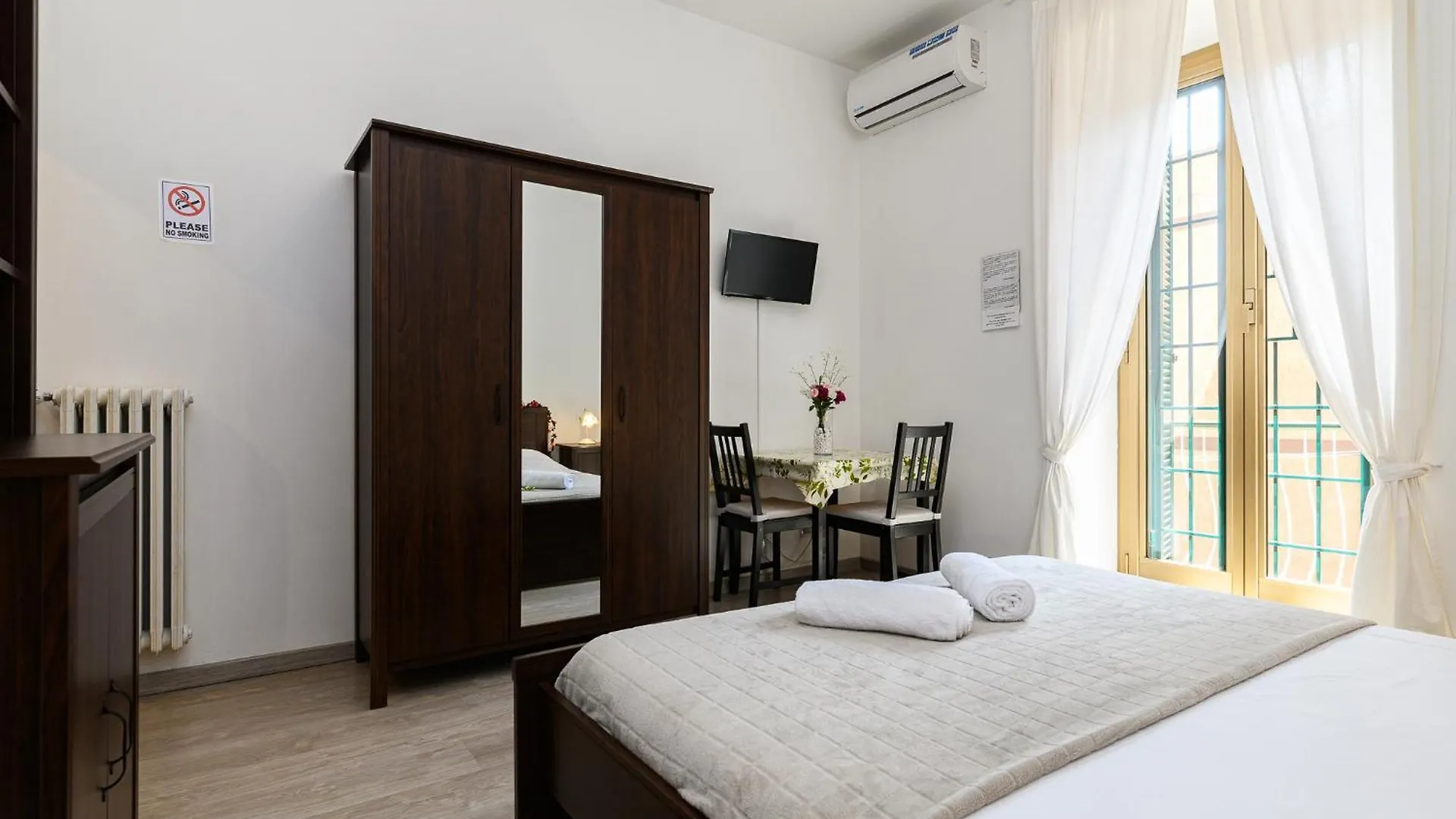 Guest House Le Quattro Stagioni Rome